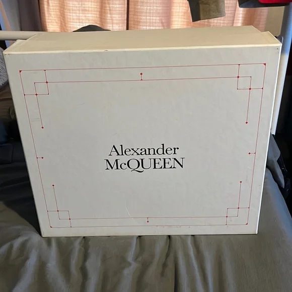 Alexander McQUEEN M Lea Slick Boot UK size 43 box says 40 smh Pre-loved Alexander McQueen Tread Slick Boots - £220 main image 3